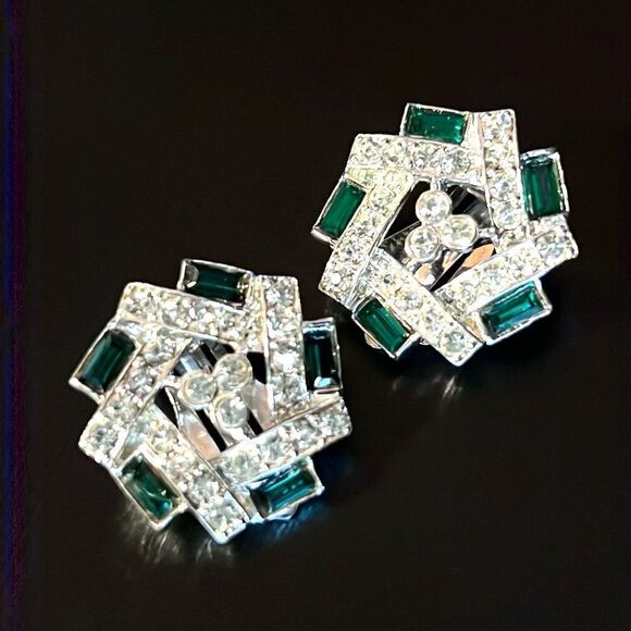 Vintage Sarah Coventry Clip-on Earrings Silver Tone Green and Clear
Rhinestones - Picture 2 of 8